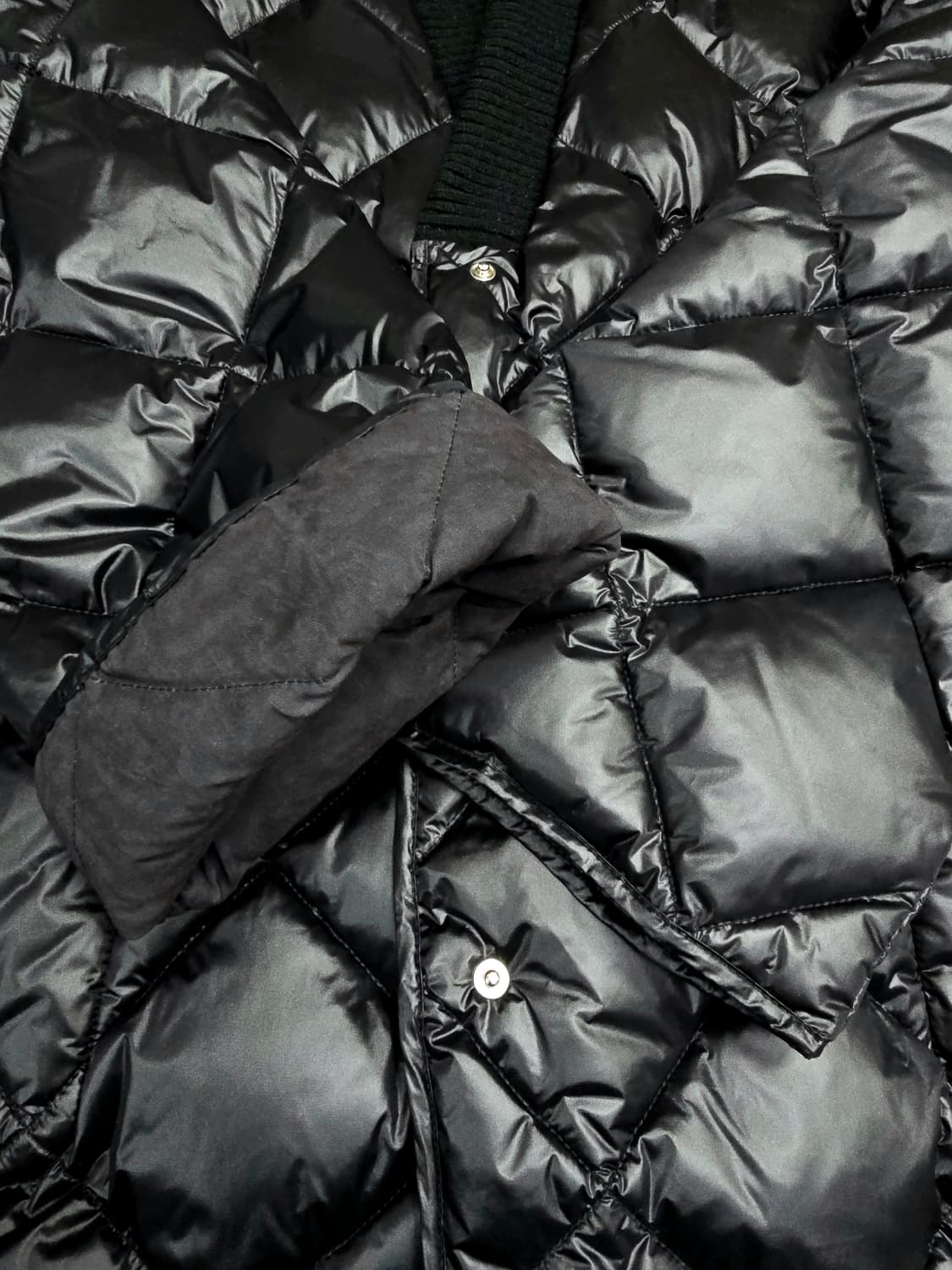 탑드레싱 브이넥 퀄팅 누빔 다운 패딩 상품이미지6