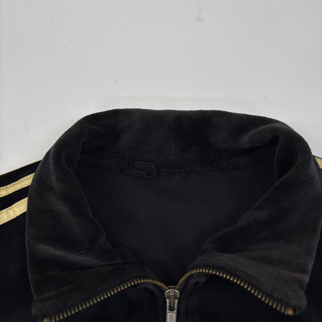 아디다스 벨벳 자켓 상품이미지4