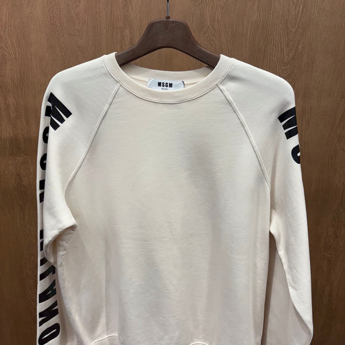 MSGM 라운드넥 긴팔 맨투맨 래글런 로고 프린팅 슬리브 디테일 아이보리 상품이미지3