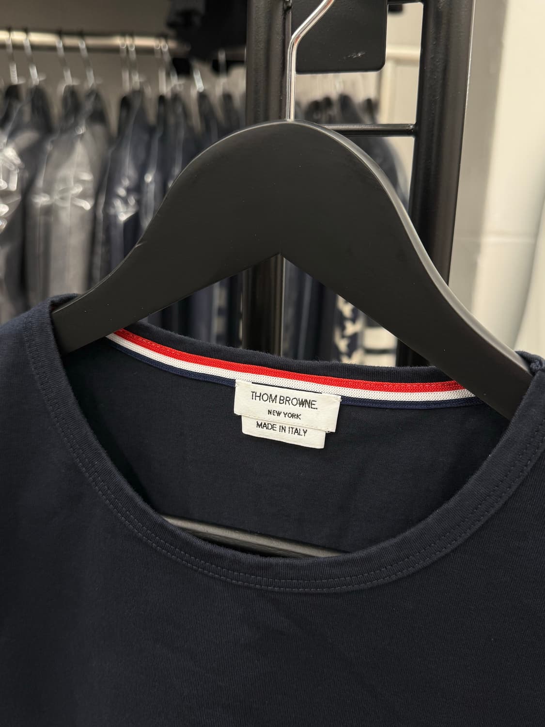 [2] 톰브라운 포켓 삼선 반팔티 상품이미지6