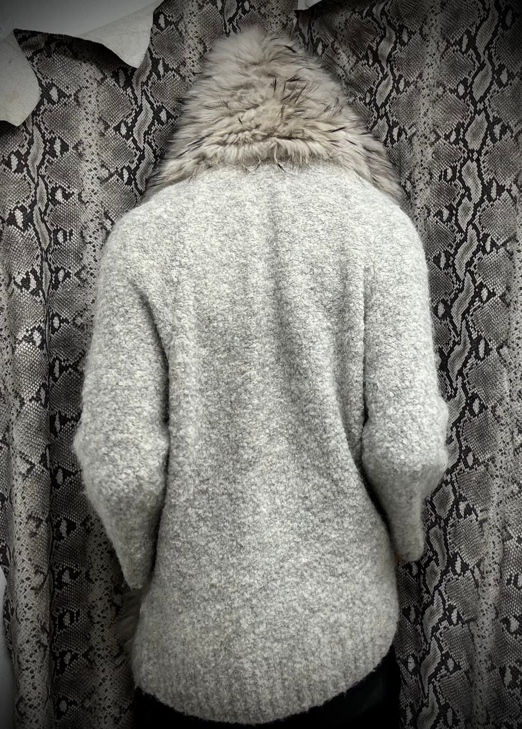 [V-Kei] Raccoon Fur White Wool Hoodie Ja 상품이미지4