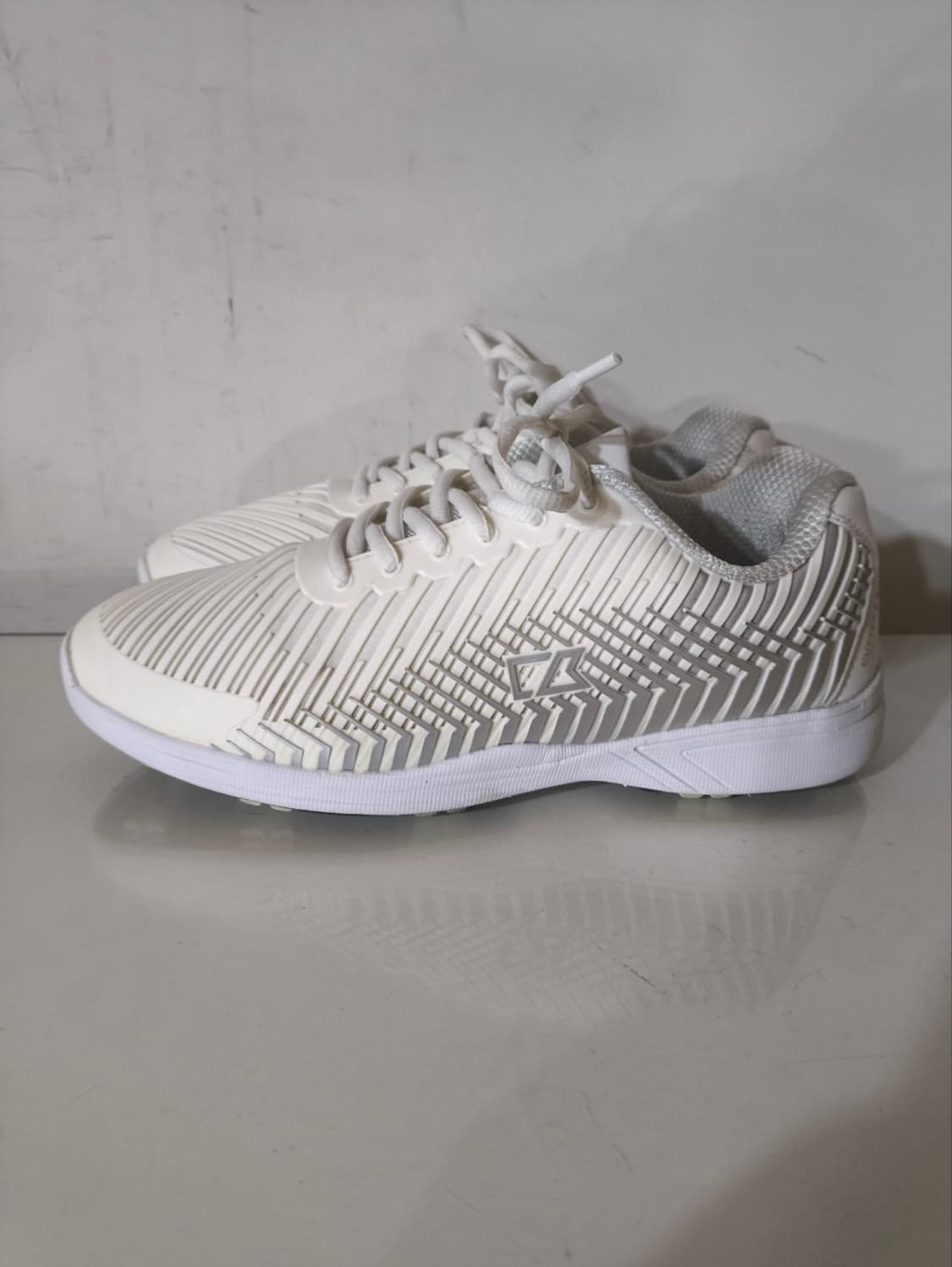 260mm 커터앤벅 스파이크리스 골프화 상품이미지1