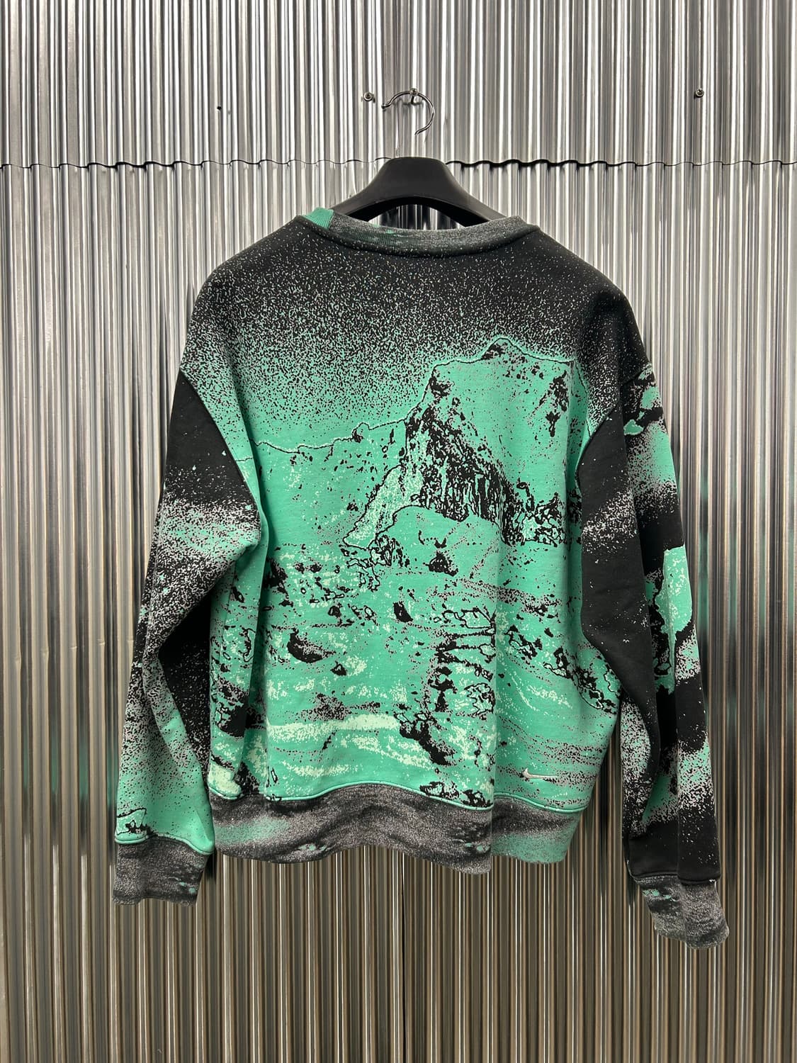 나이키 ACG 써마핏 맨투맨 상품이미지3