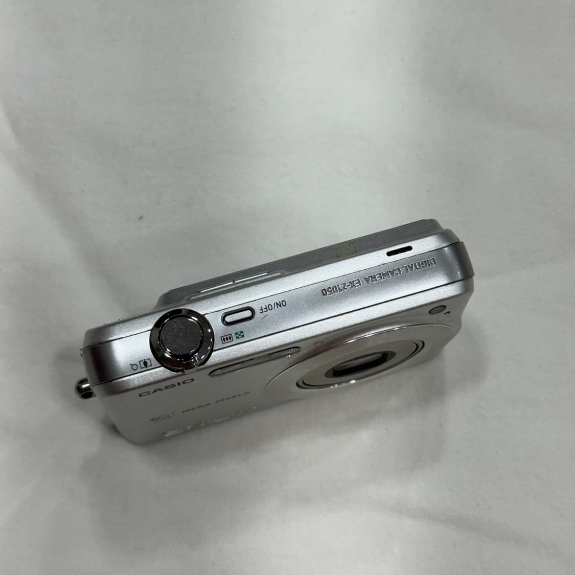 작례⭕️ 카시오 엑슬림 Casio EX-Z1050 실버 디카 카메라 상품이미지4