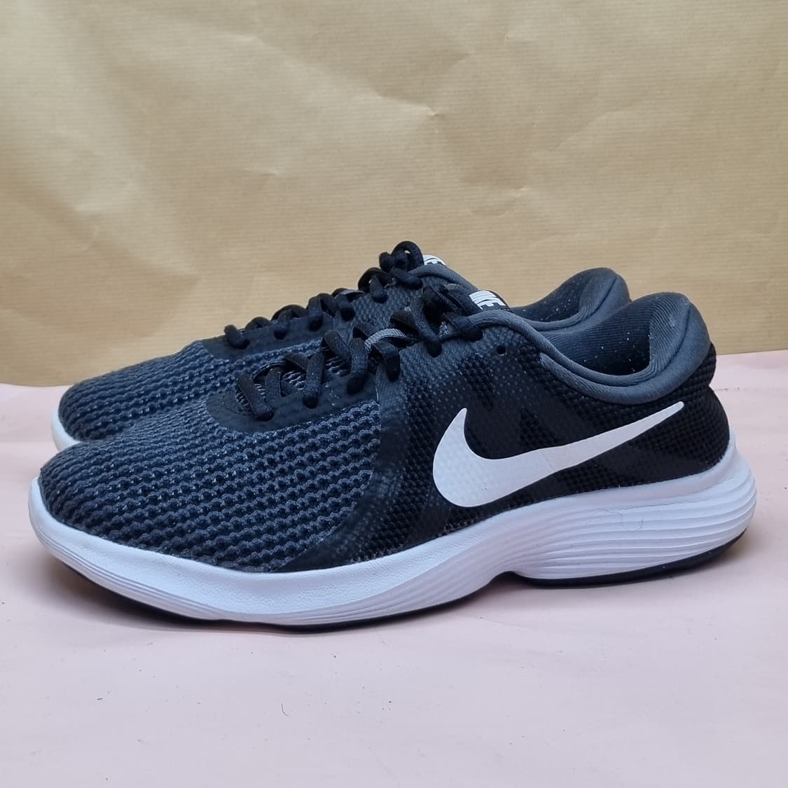 나이키 레볼루션4  런닝화 250 상품이미지1