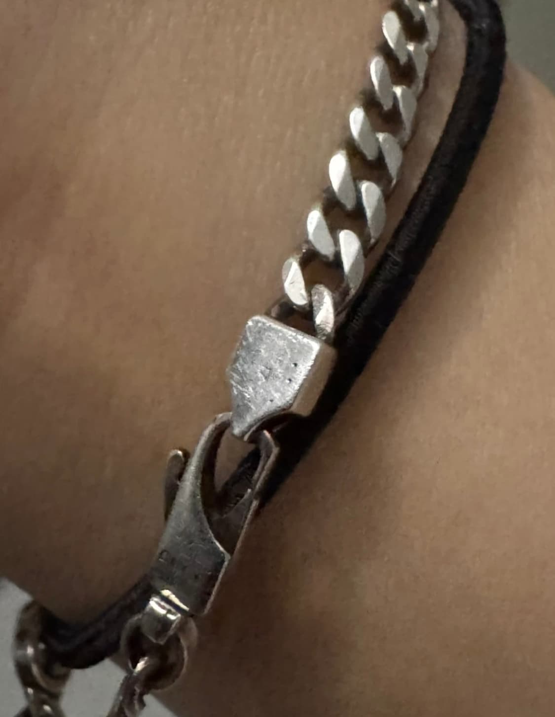 구찌 인터로킹 G 팔찌 17호 상품이미지4