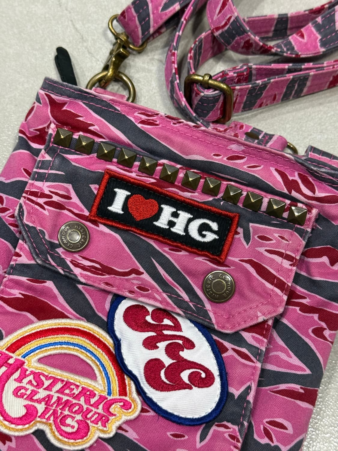 히스테릭 글래머 아카이브 스터드 아이코닉 패치 숄더백 가방 상품이미지2