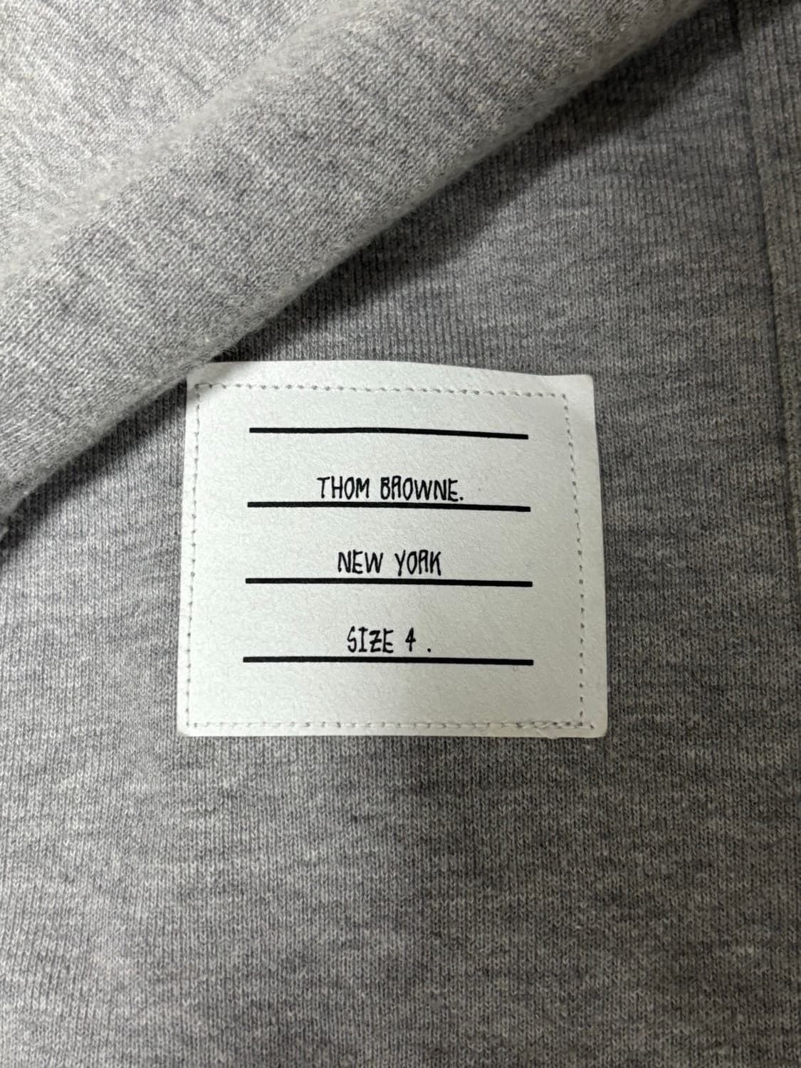 톰브라운 사선완장 맨투맨 [4] 상품이미지2