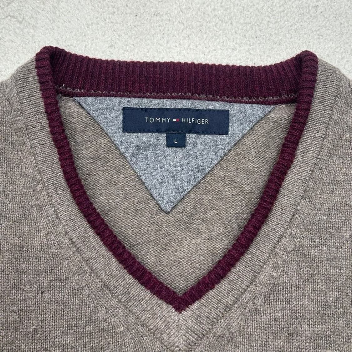 TOMMY HILFIGER 브라운 브이넥 엘보패치 니트 L 상품이미지6