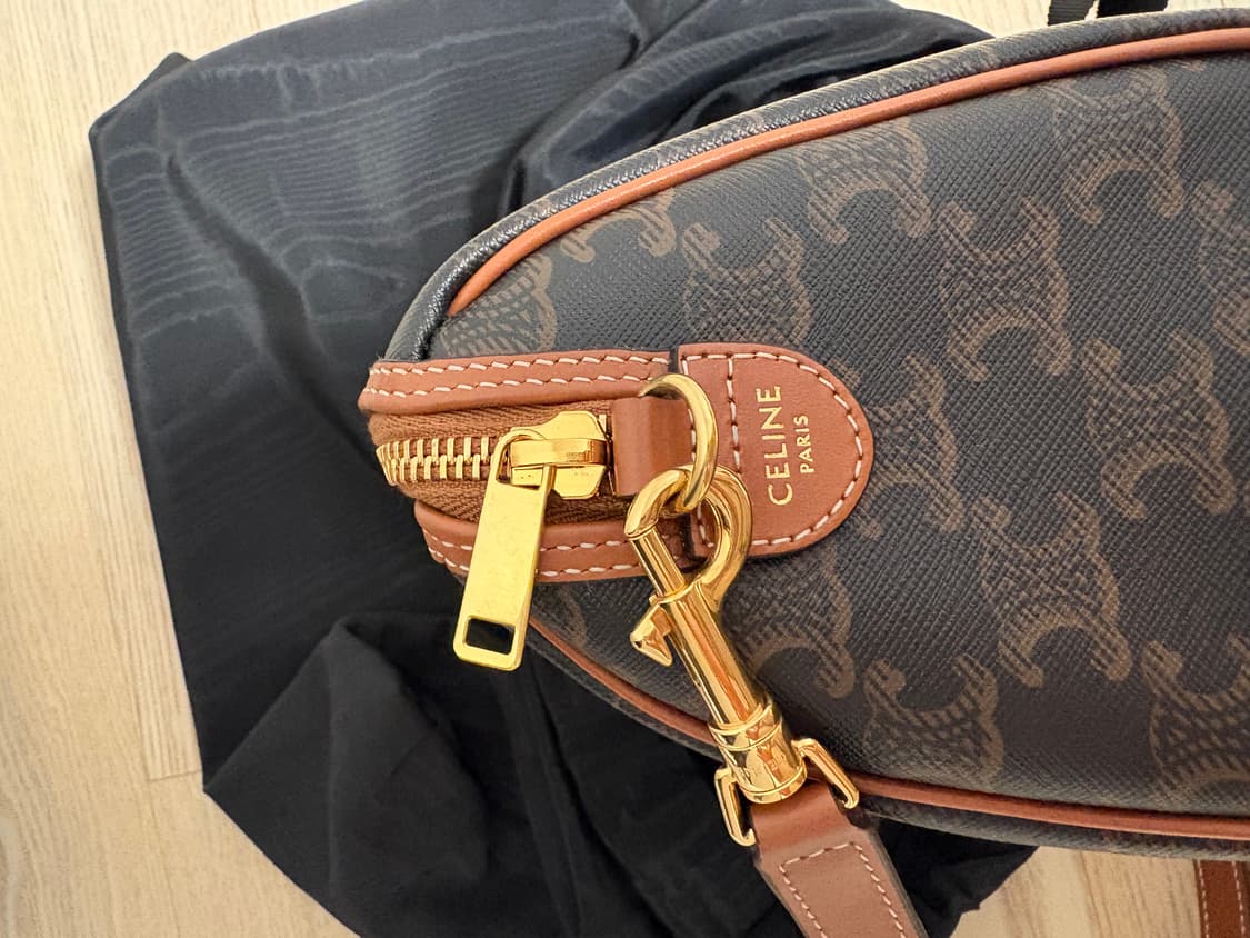 셀린느 스몰 보스턴 트리옹프 캔버스 카프스킨 상품이미지7