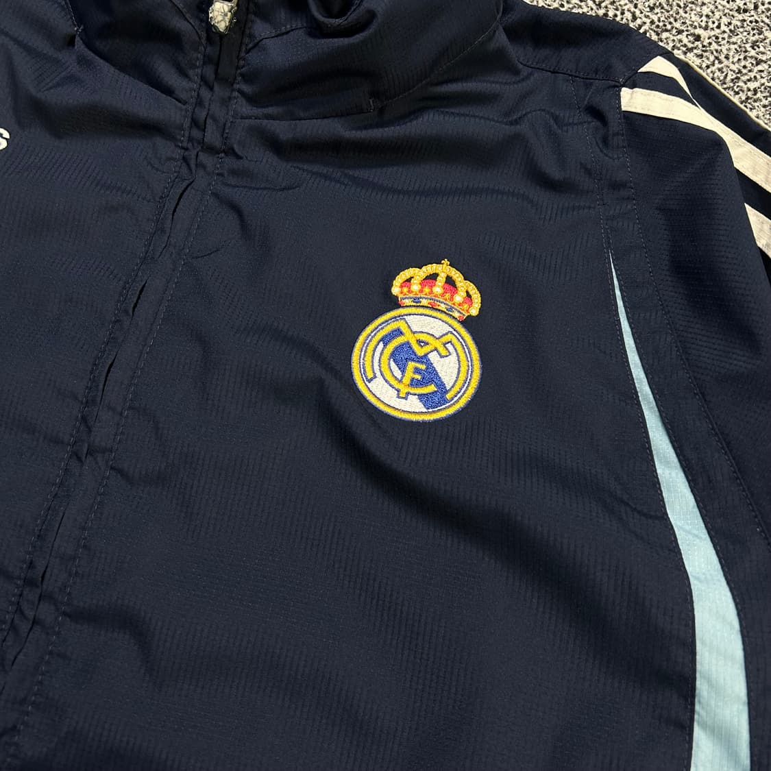 아디다스 레알 마드리드 네이비 바람막이 상품이미지4