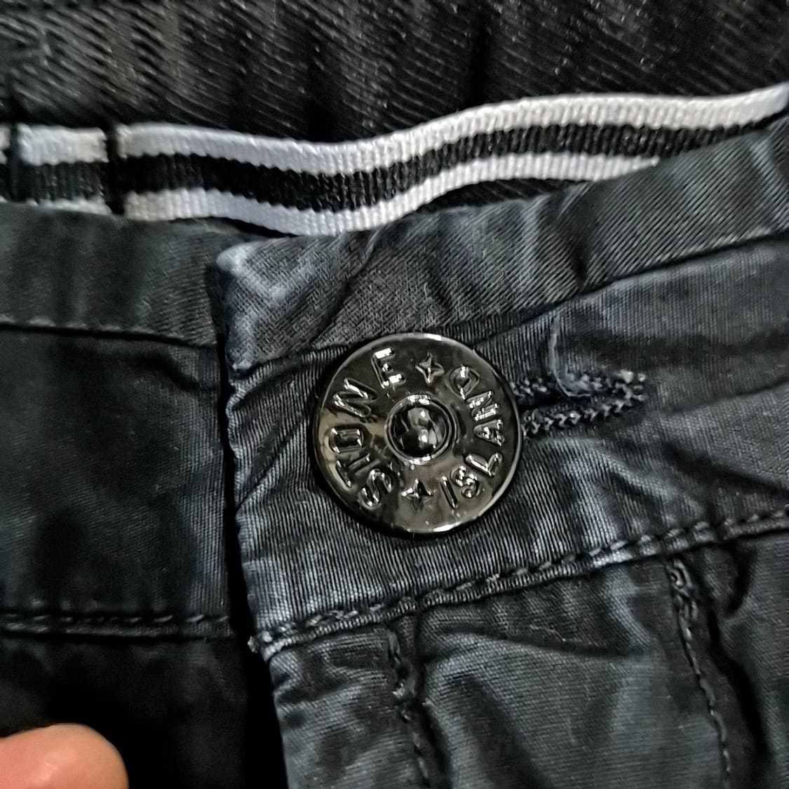 스톤아일랜드 와펜 카고 팬츠 상품이미지4