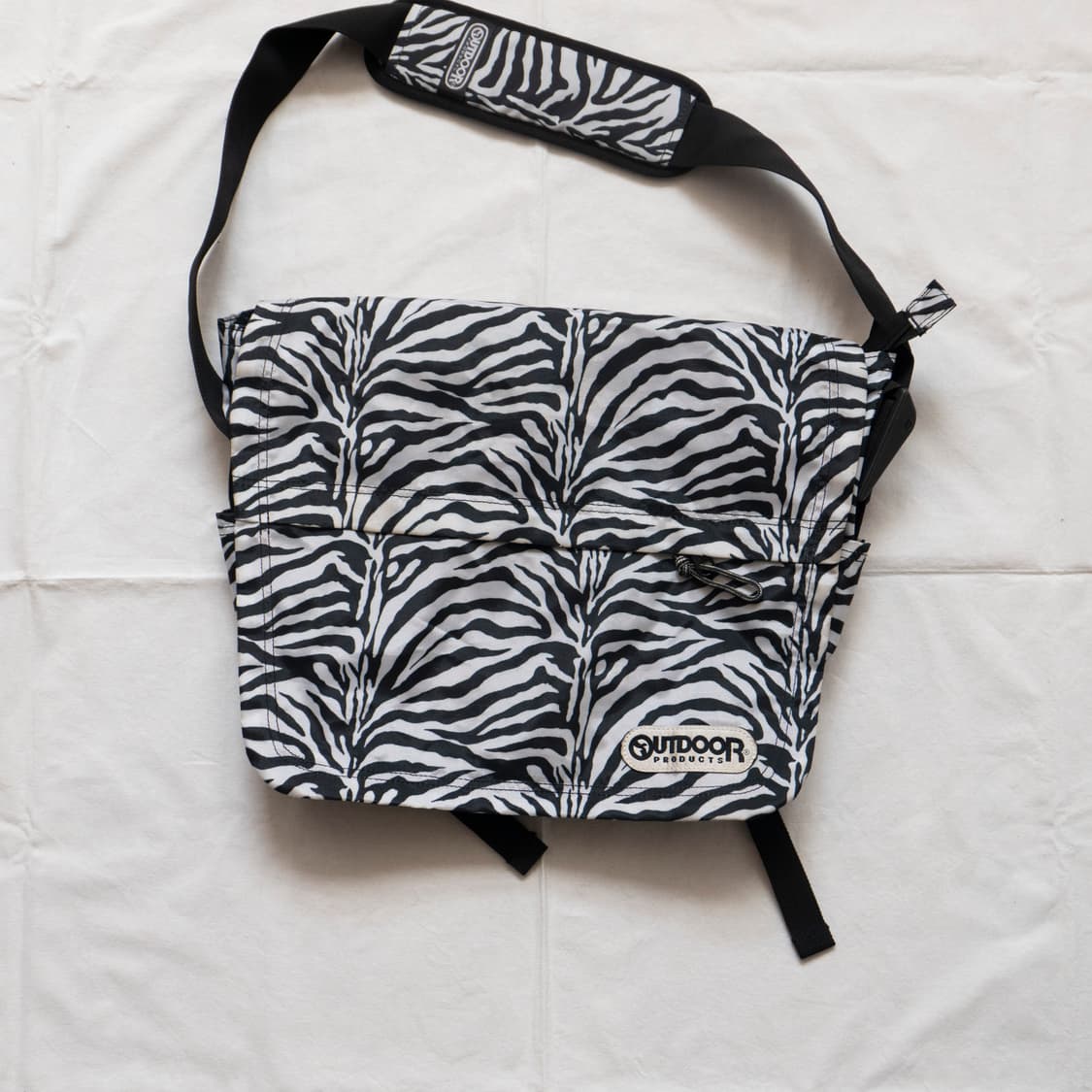 아웃도어 지브라 메신저백 상품이미지2