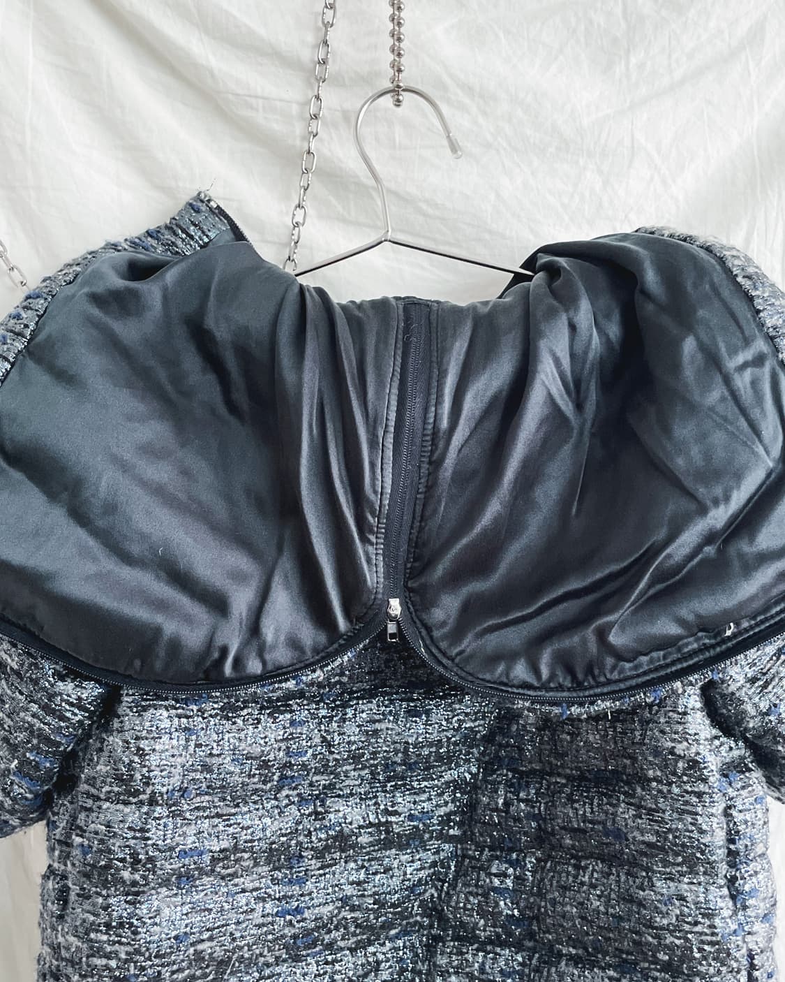 미우미우 하프슬리브 글리터 트위드 크롭 후드 패딩 상품이미지6