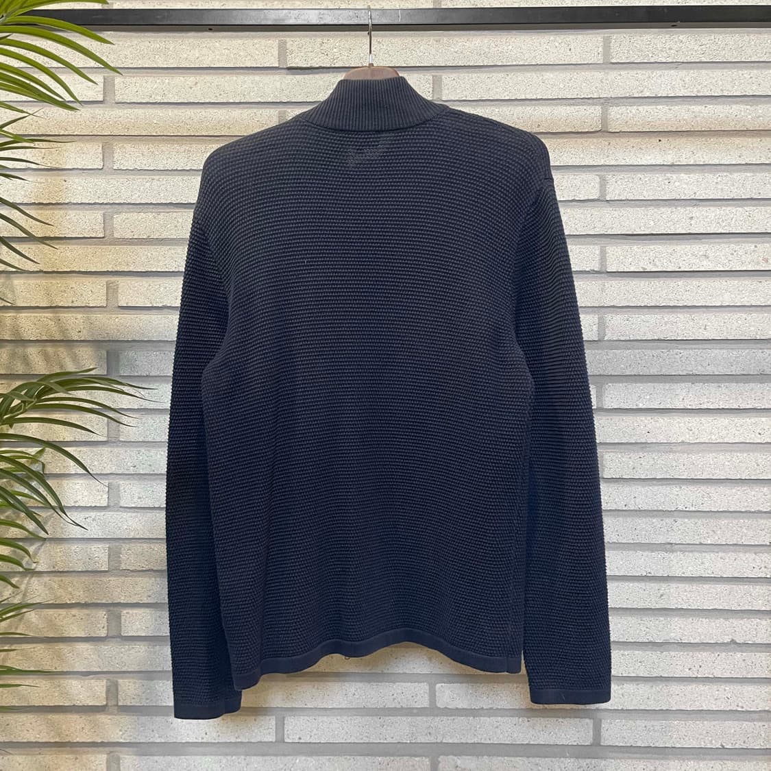 엠포리오 아르마니 니트 집업 자켓 사선 지퍼 와플 텍스처 디테일 네이비 상품이미지3