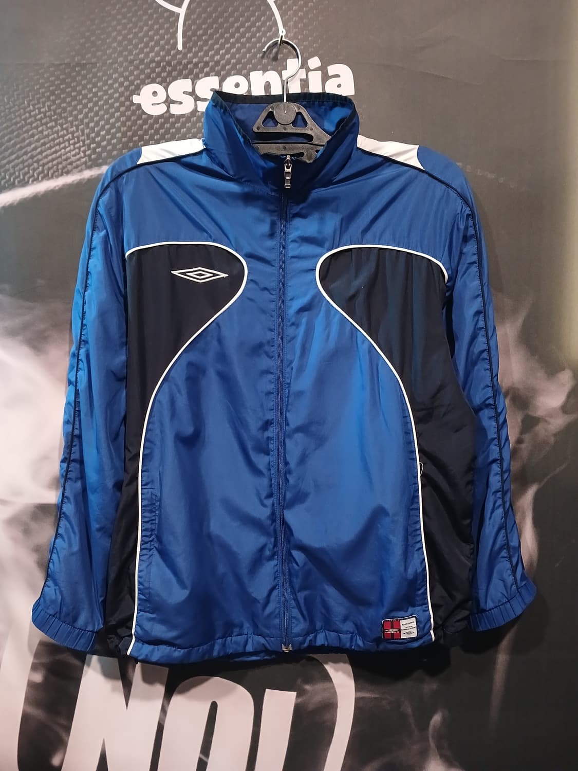 엄브로 올드스쿨 바람막이 상품이미지1