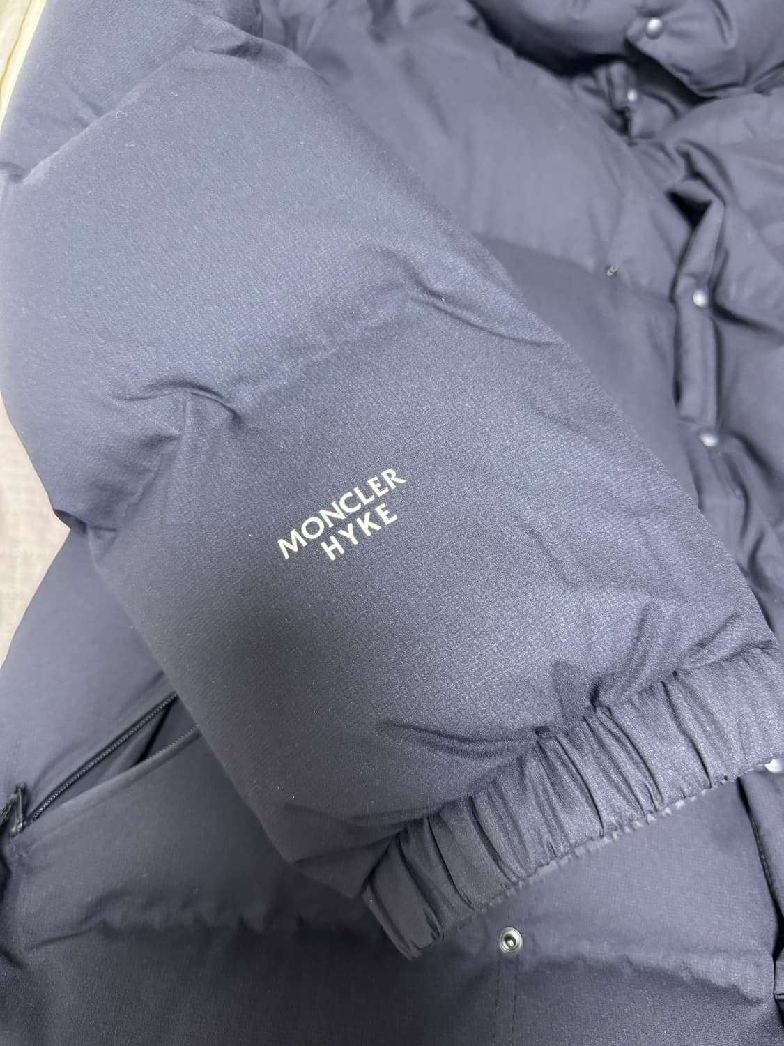 몽클레르 하이크 네이비 패딩 상품이미지8