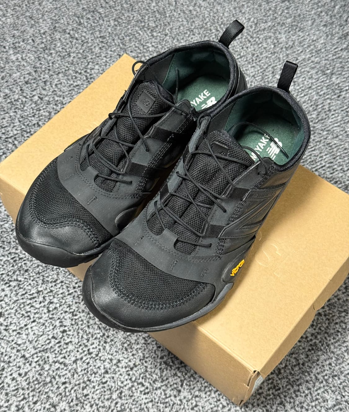 [270] 뉴발란스 이세이 미야케 MT10O 블랙 상품이미지1