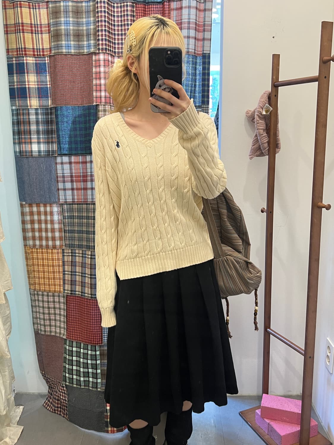 폴로 아이보리 꽈배기 브이넥 니트 상품이미지5