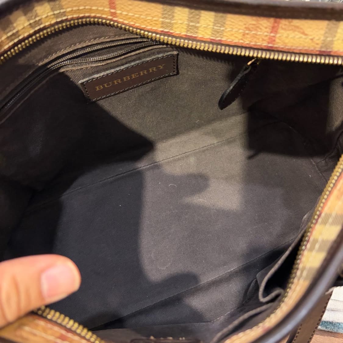 버버리 체크 숄더백 가방 상품이미지6