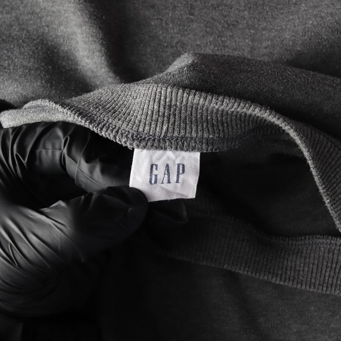 GAP 자수 로고 V-스티치 롱슬리브 티셔츠 차콜 L 상품이미지5