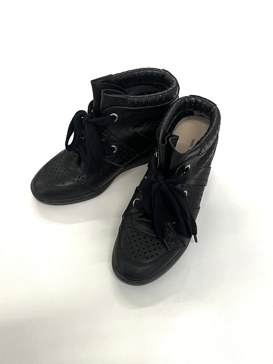 이자벨마랑 퍼포레이티브 레더 바비 스니커즈 상품이미지4