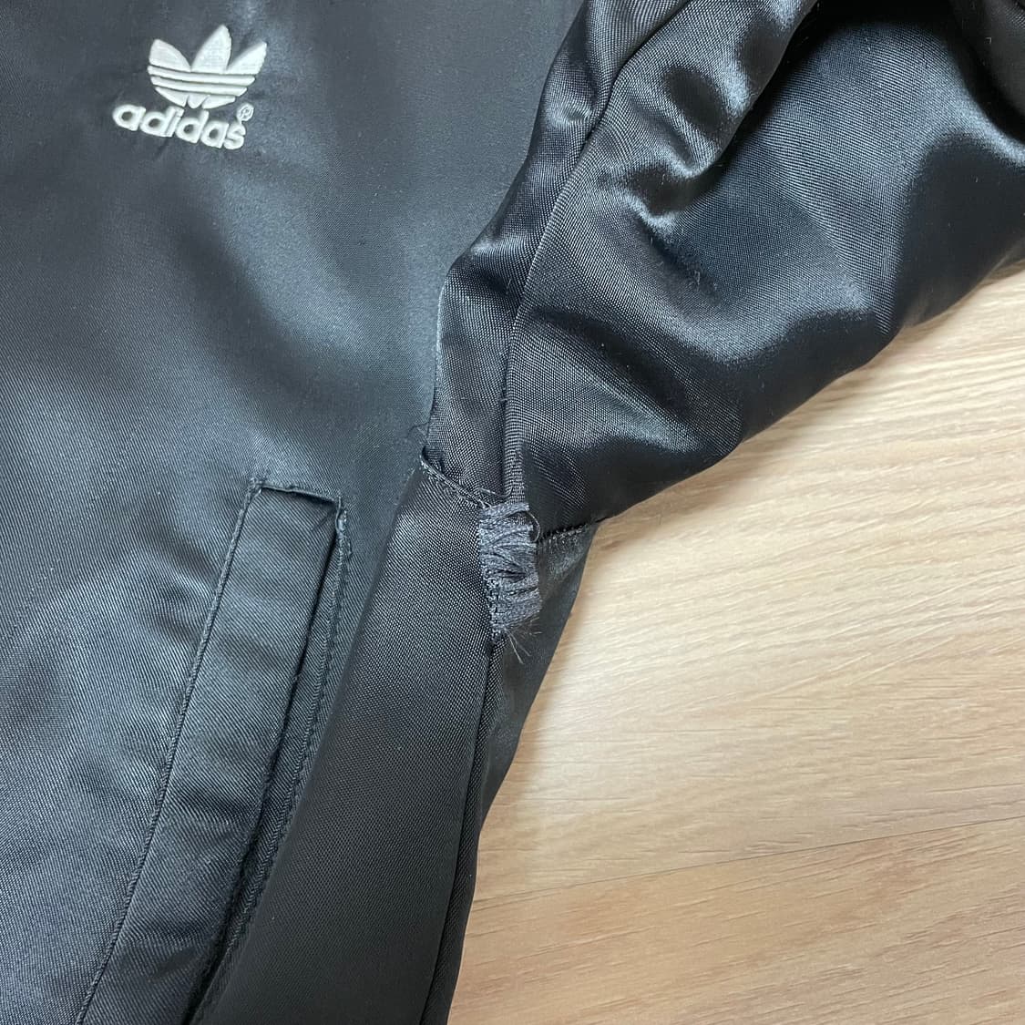 아디다스 90’s 빅로고 봄버 점퍼 상품이미지4