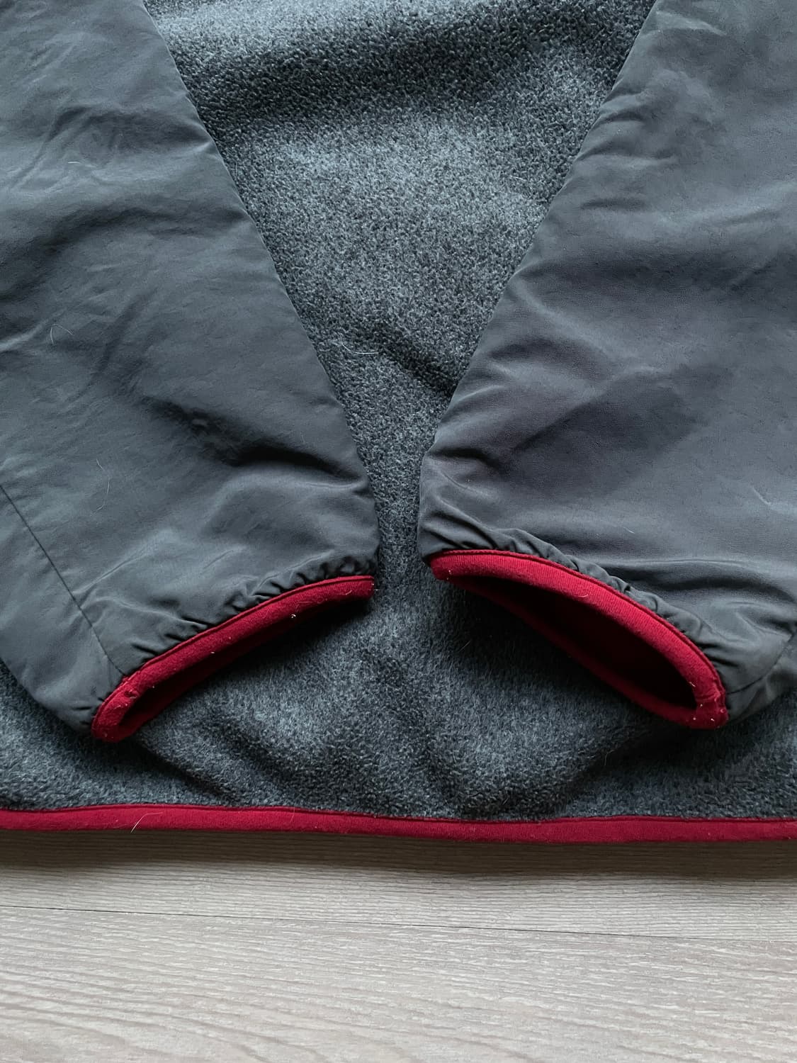 파타고니아 쉘드 후드 신칠라 그레이 레드 상품이미지8