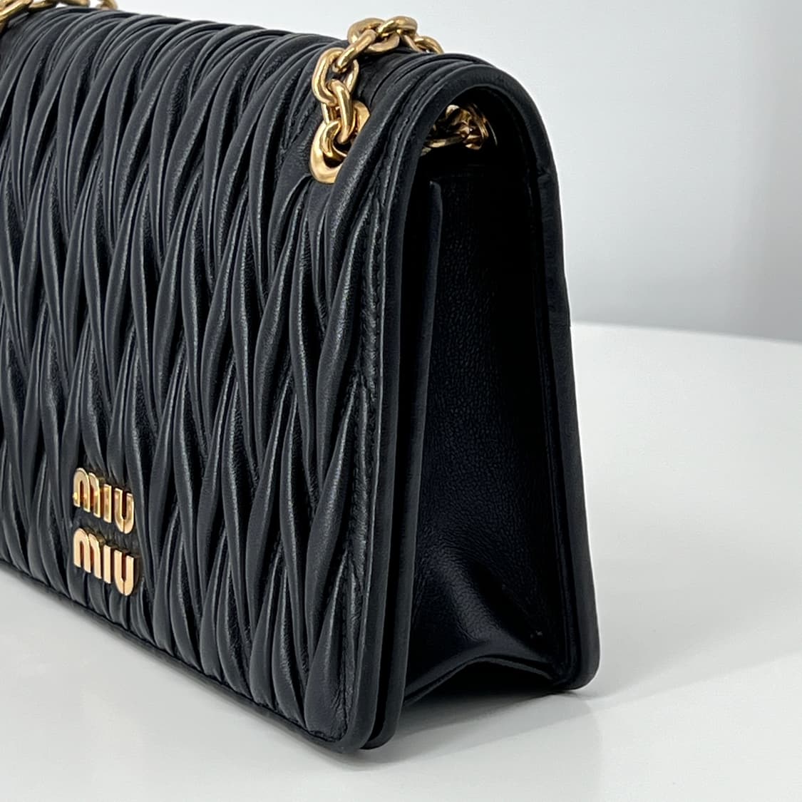 [감정완료] 미우미우 마테라쎄 체인 숄더백 블랙 상품이미지6