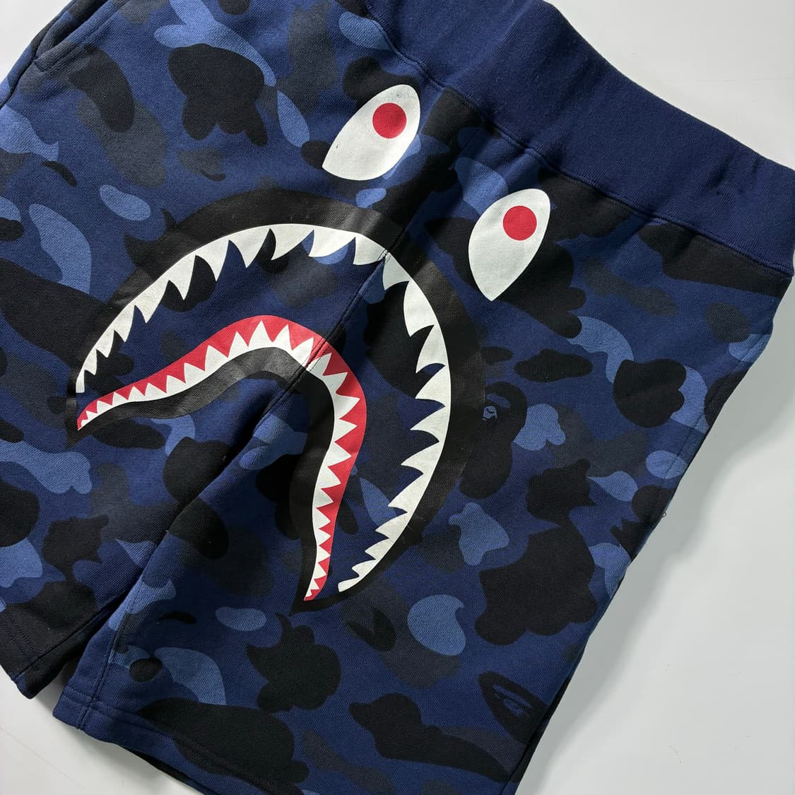 Bape  베이프 컬러 카모 샤크 하프팬츠  상품이미지3