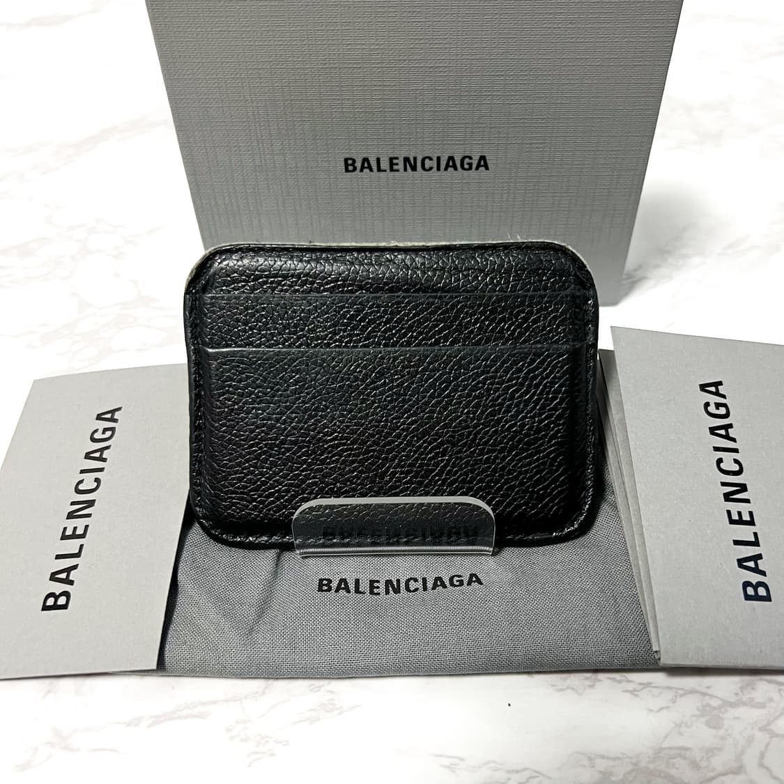 발렌시아가 그레이니 카프스킨 카드지갑 상품이미지2