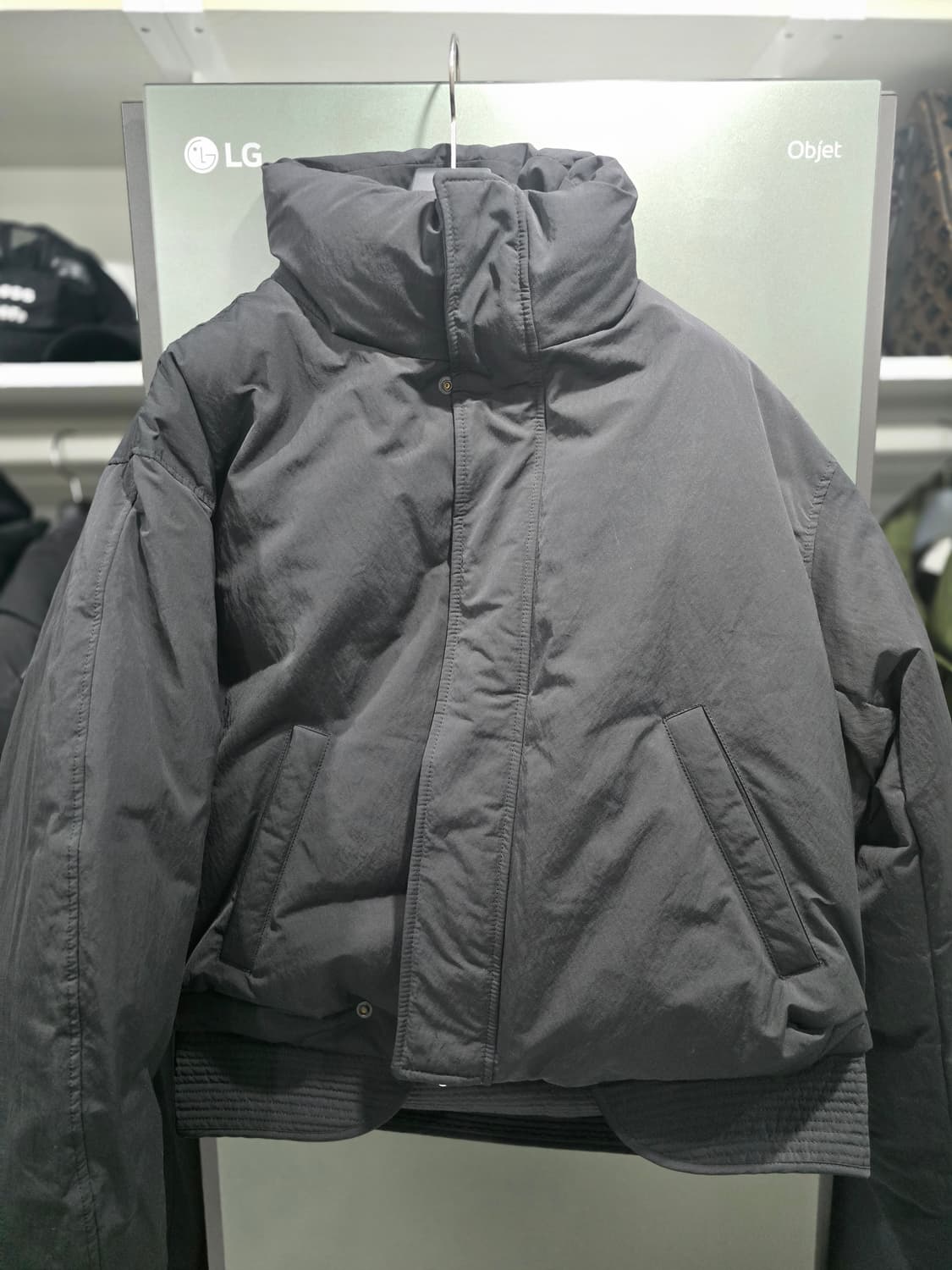 렉토 버틀러 패딩 L 팝니다 상품이미지1