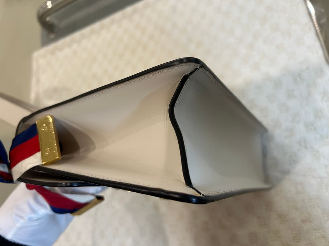 [정품/중고] 구찌 실비백 스몰 화이트 상품이미지4