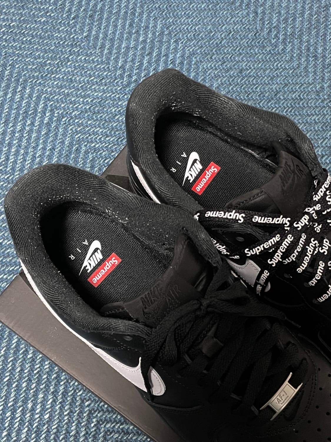[270] 슈프림 에어포스1 검흰 상품이미지2