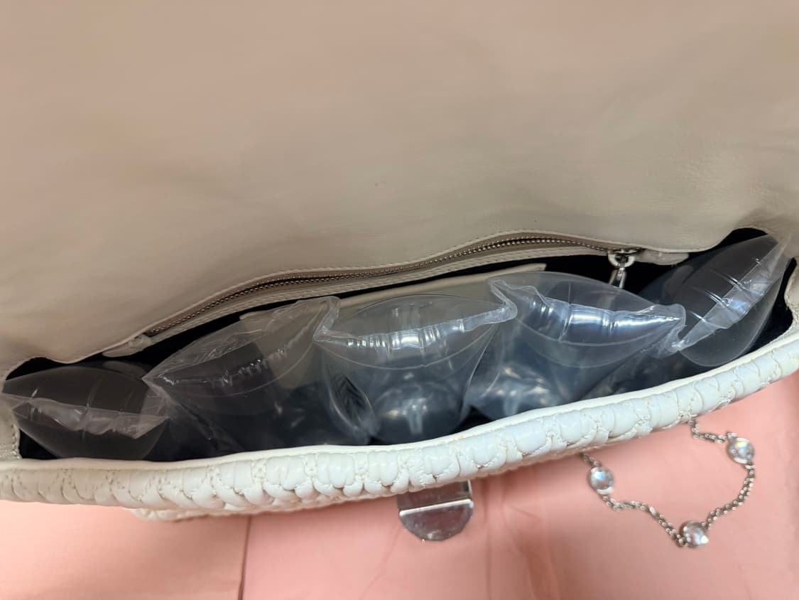 [정품] 미우미우 크리스탈 가죽백 라지 상품이미지5