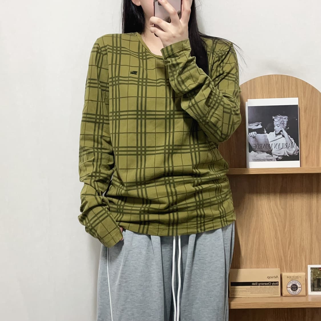 [정품] 버버리 올리브체크 라운드 긴팔티 [ M ] 상품이미지2