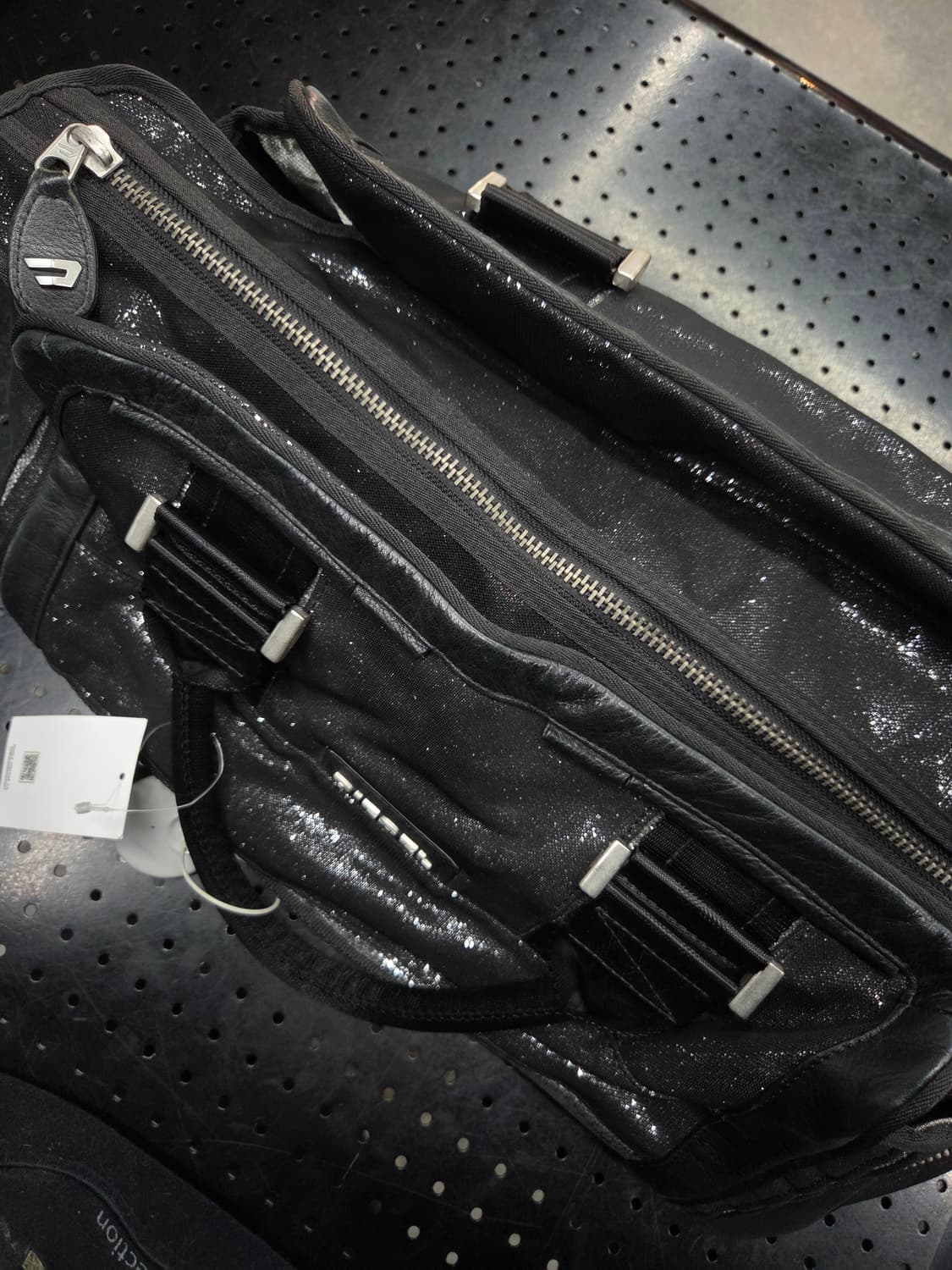 Diesel 디젤 블랙 글리터 빅토트백 상품이미지4