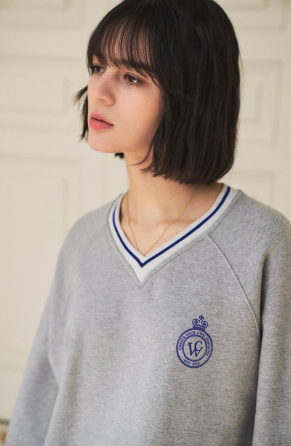 반원 아뜰리에 브이넥 맨투맨 티셔츠 free 상품이미지1