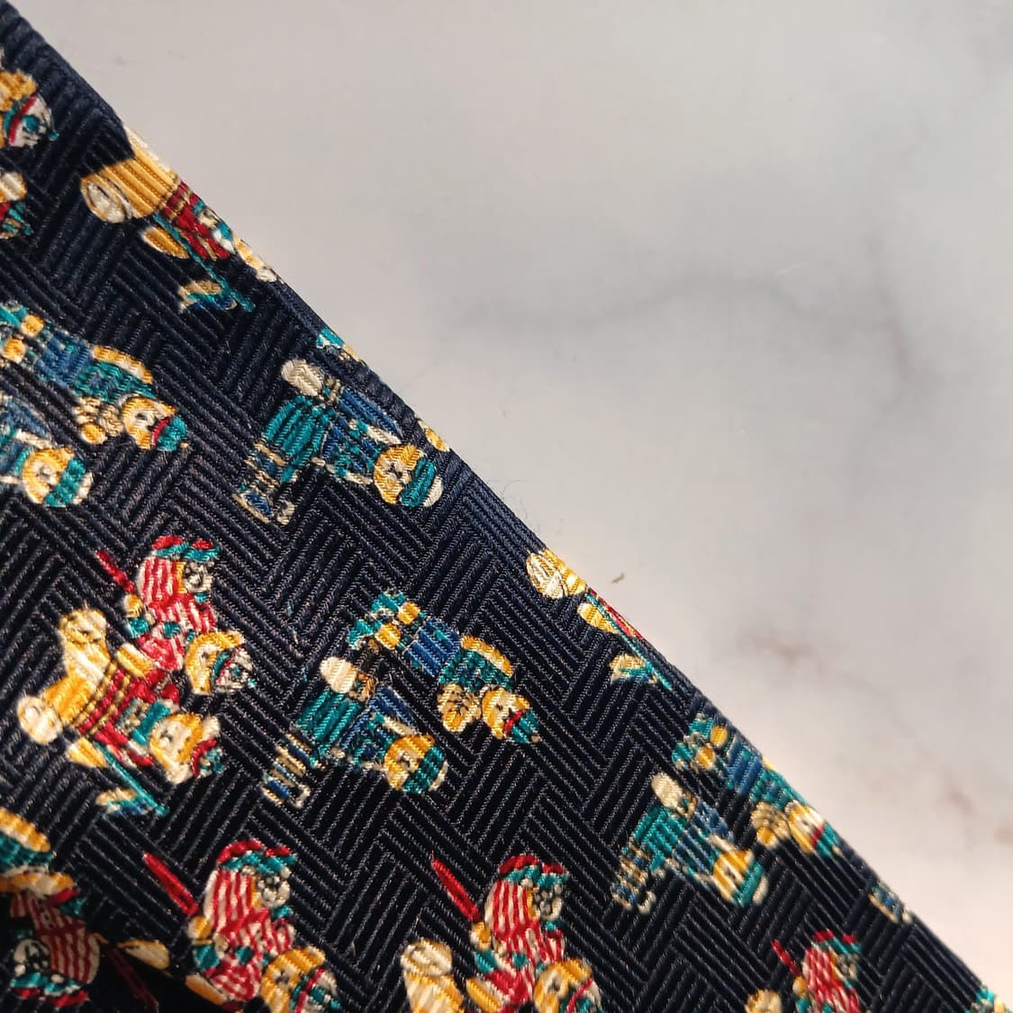 미쏘니 실크 베어 모티브 패턴 넥타이 9.2cm A+~A등급 E749
 상품이미지10