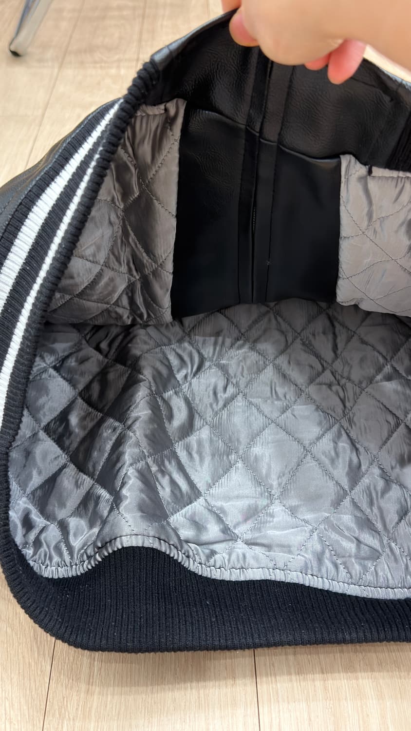 현재 단종된 톰스벌스데이 TBD 바시티 봄버 자켓 블랙 상품이미지10