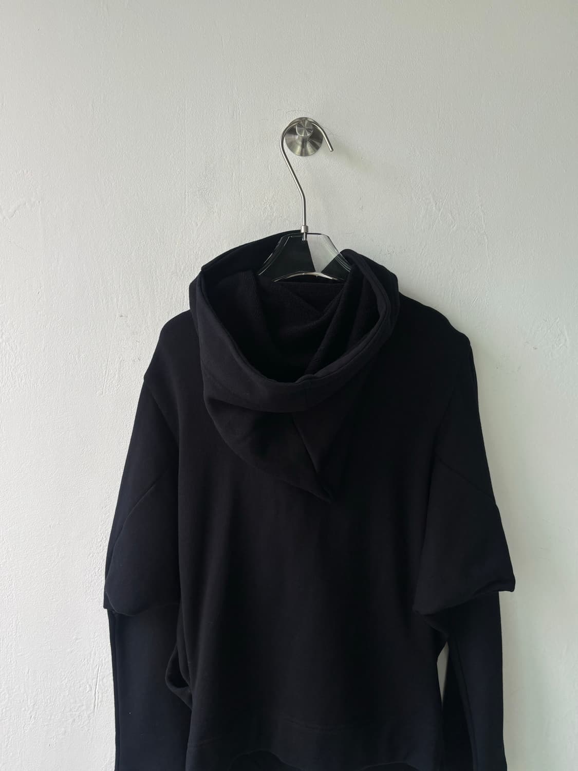 비비안 웨스트 우드 하이넥 사선 버튼 자켓  상품이미지5