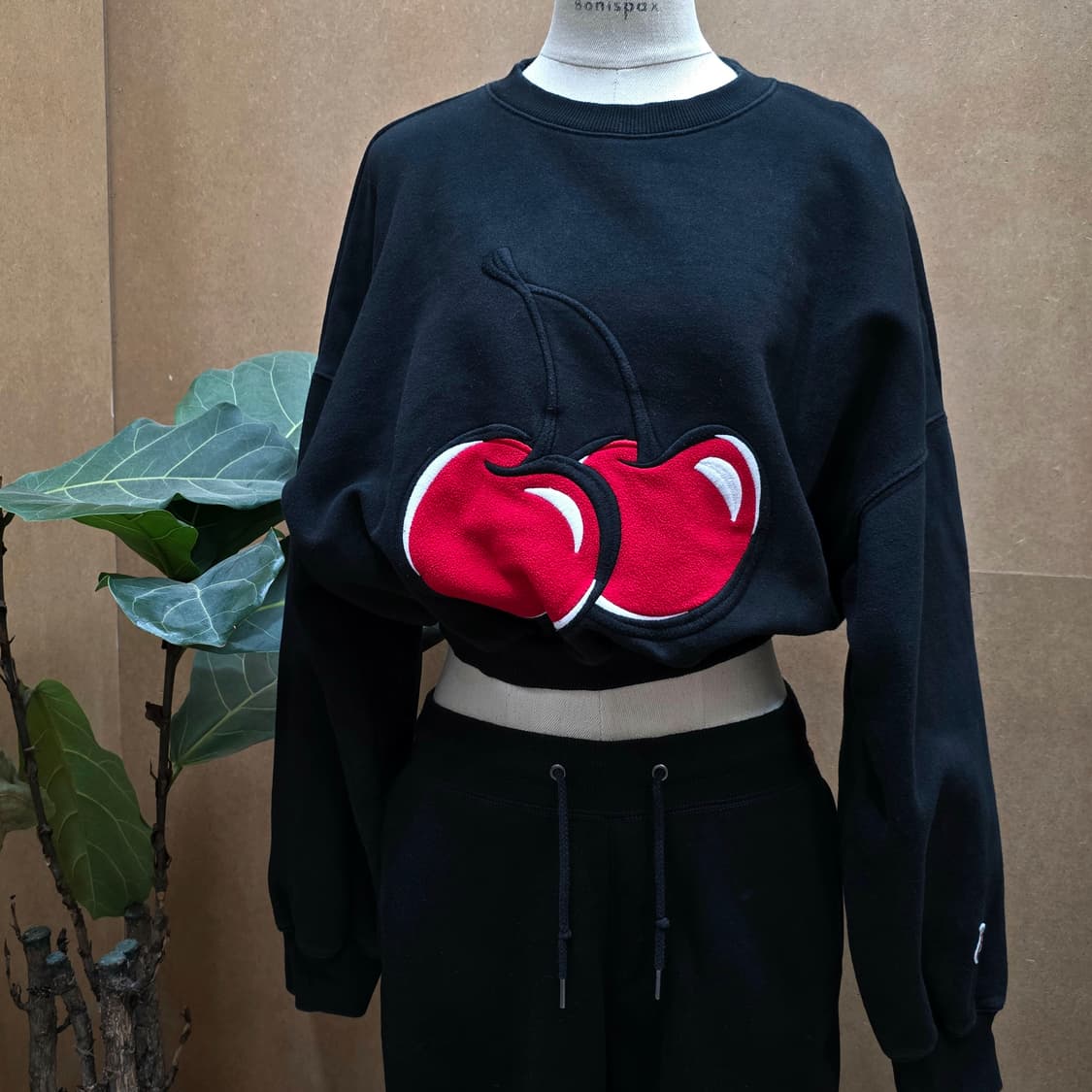 키르시 언더붑 크롭탑 맨투맨 상품이미지1