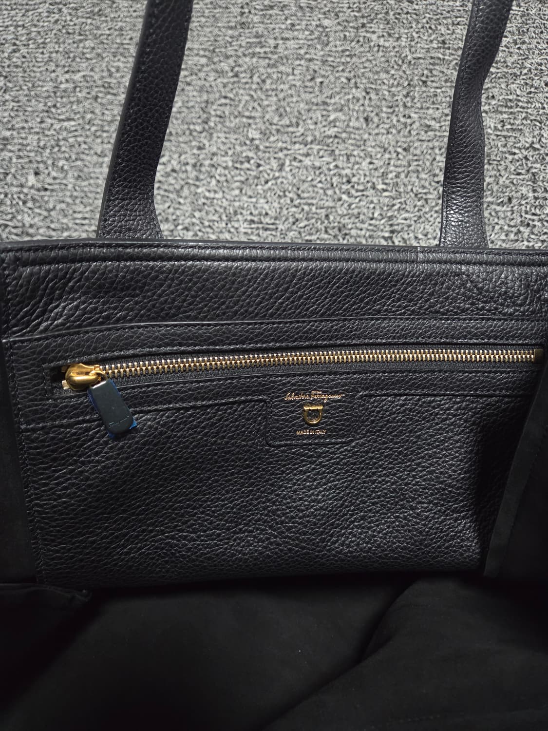 페라가모 맥시 간치오 토트백 상품이미지4