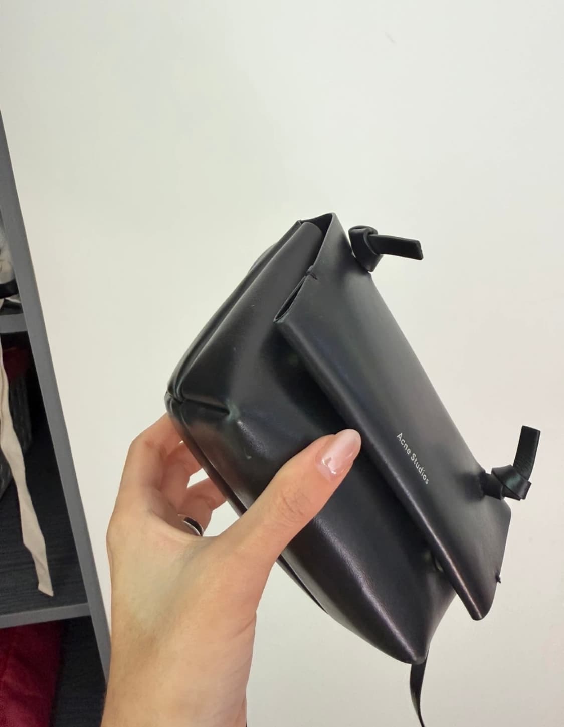 아크네 스튜디오 미니 크로스백 블랙 상품이미지5