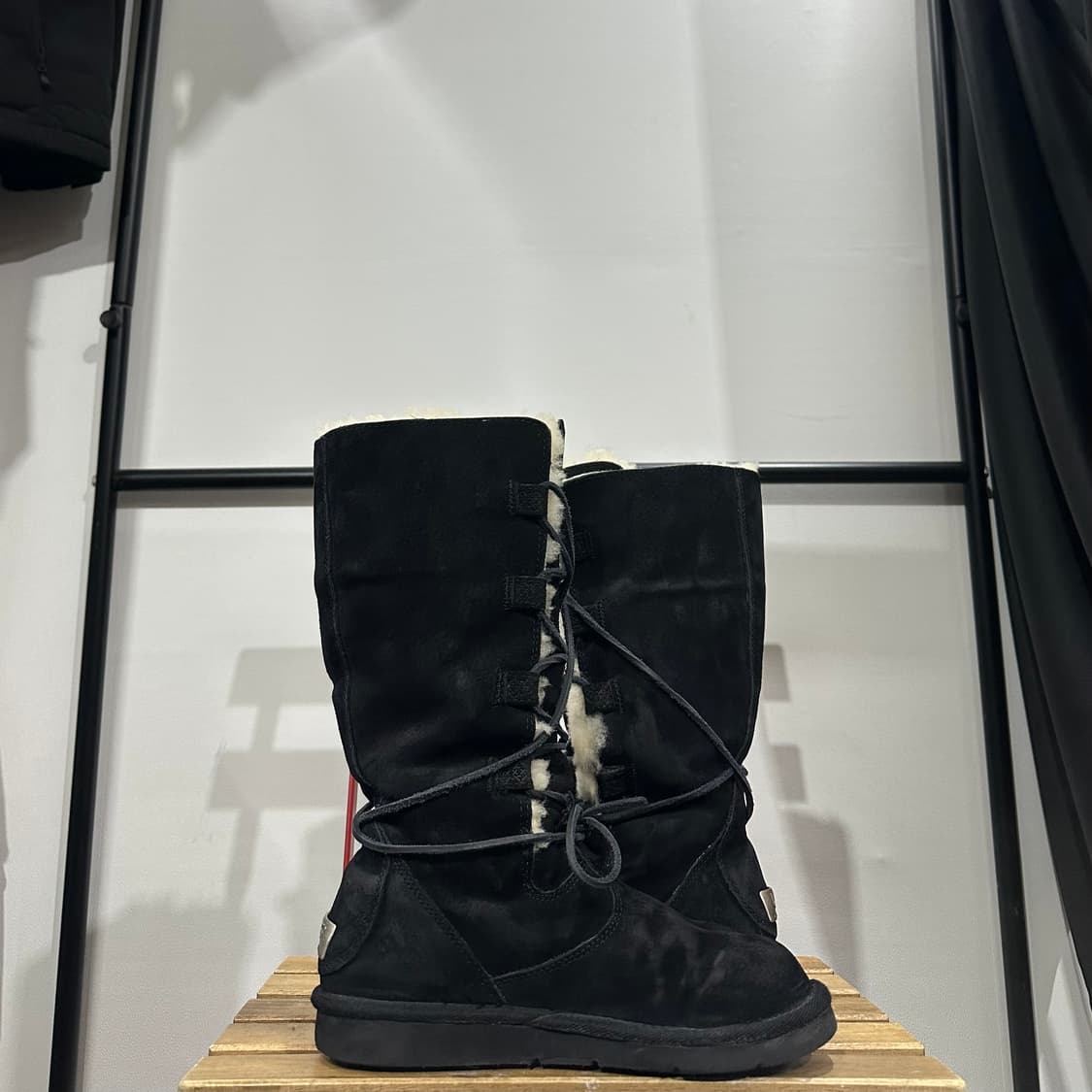 250) UGG 어그 부츠 여성 여자 부츠 Whitley 블랙 롱 부츠 상품이미지8