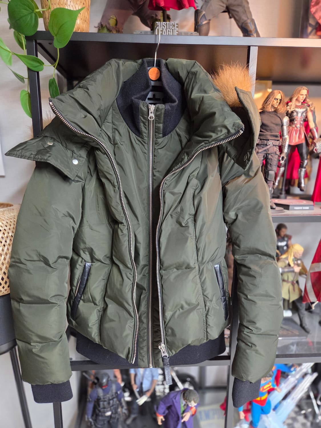 맥케이지 여성 패딩 카키 상품이미지1