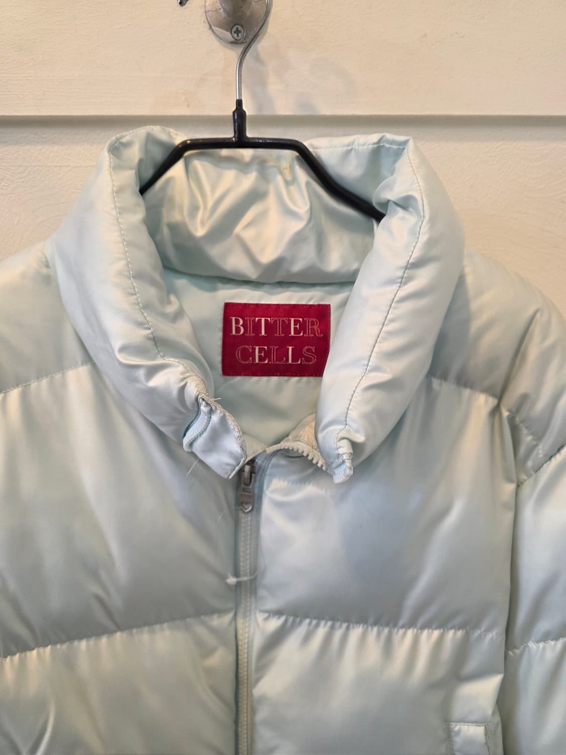 비터셀즈  그로시 크롭 푸퍼자켓  라이트블루패딩 점퍼 상품이미지1