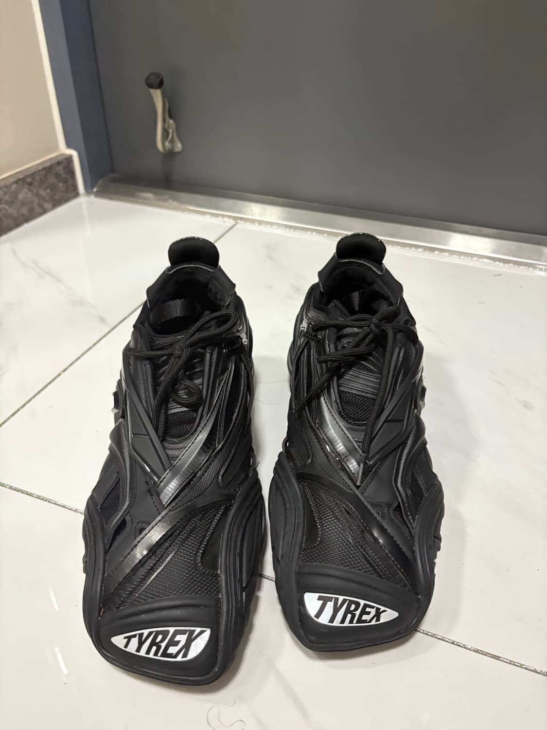 발렌시아가 타이렉스 블랙 EU)44 (290) 상품이미지2