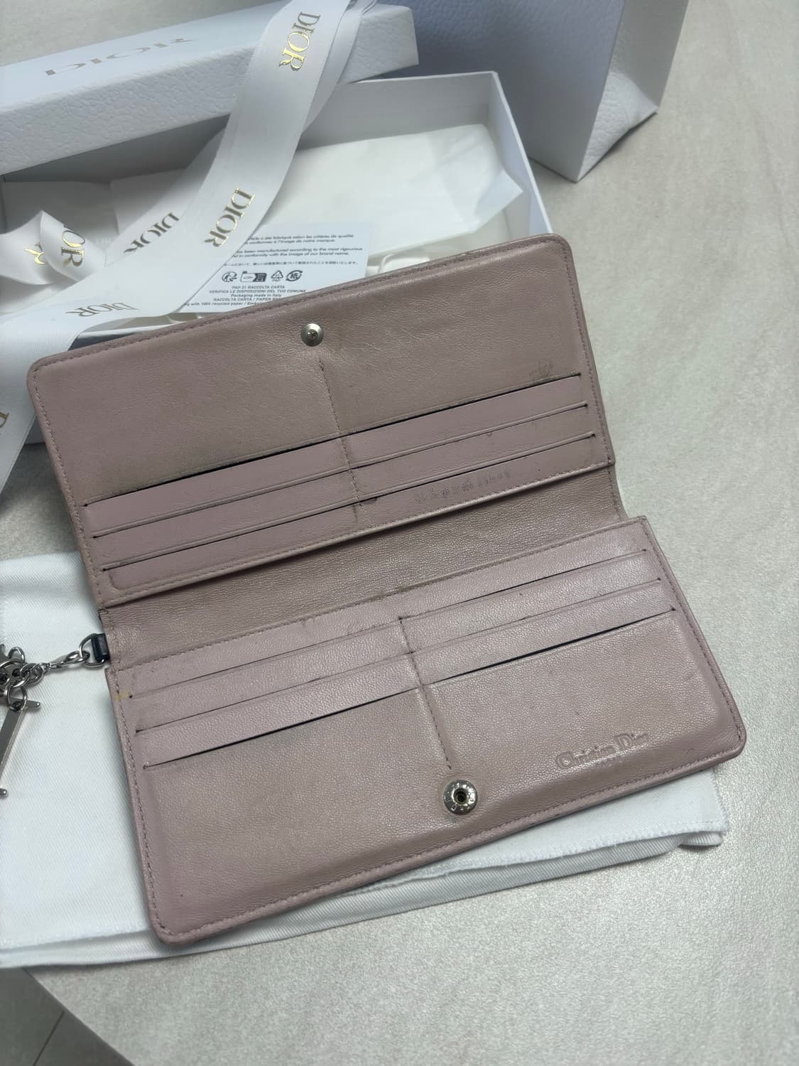 디올 레이디 장지갑 블랙 상품이미지2