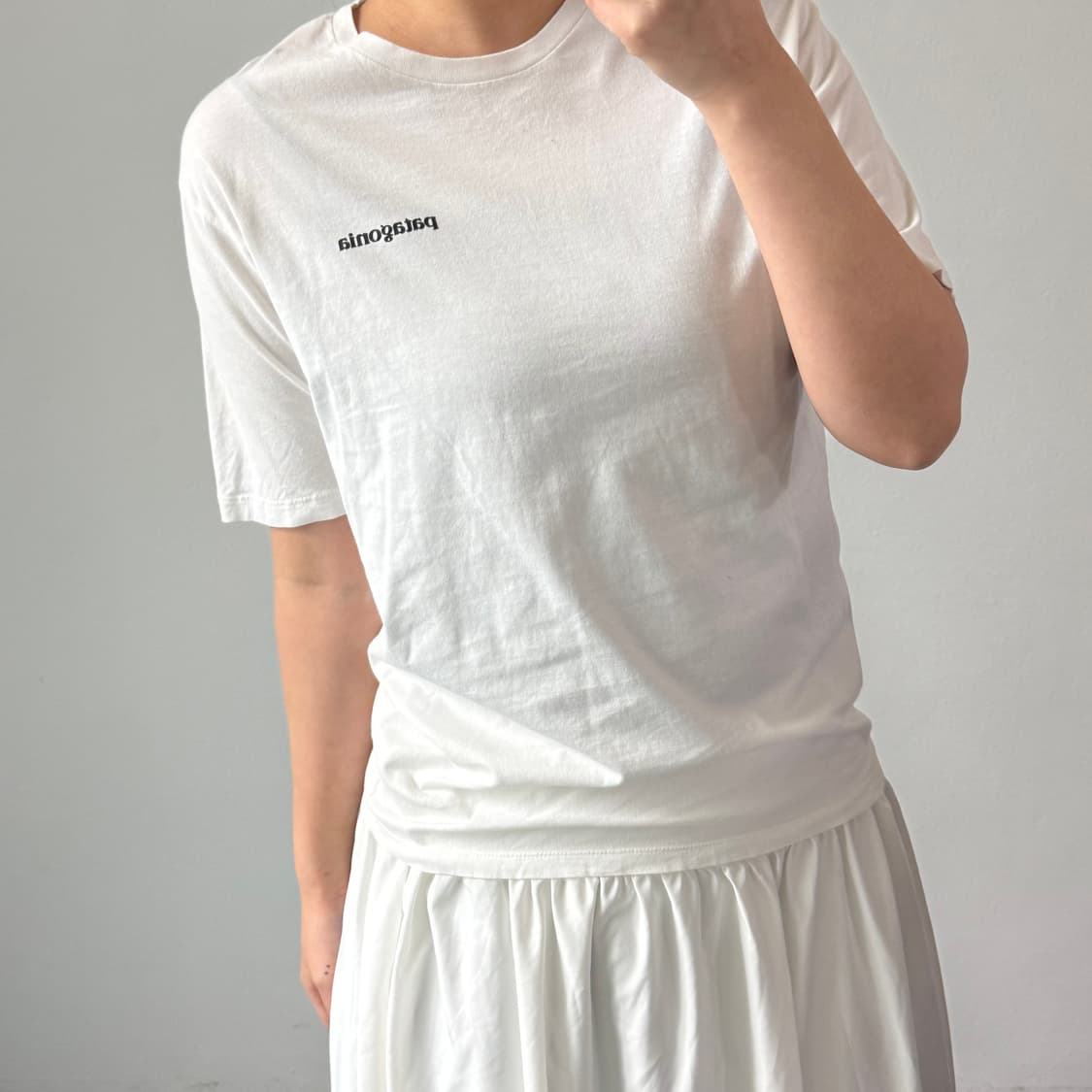 [S] 파타고니아 화이트 반팔 티셔츠 상품이미지1